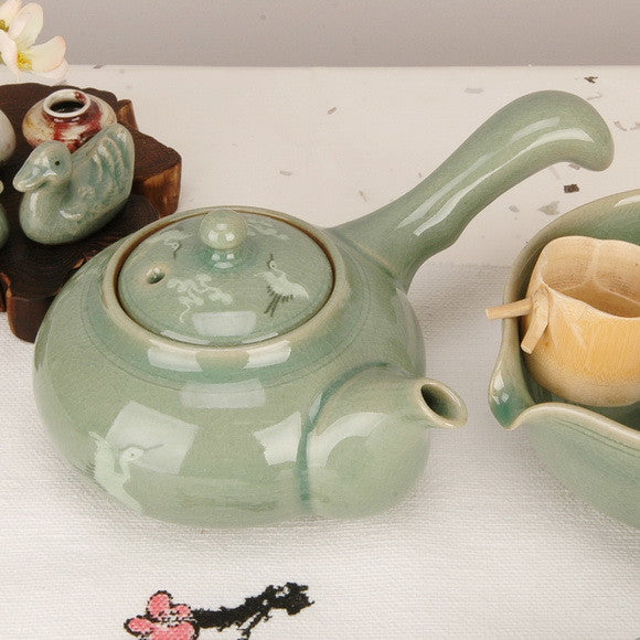 Korean celadon teapot - Cloud & Crane